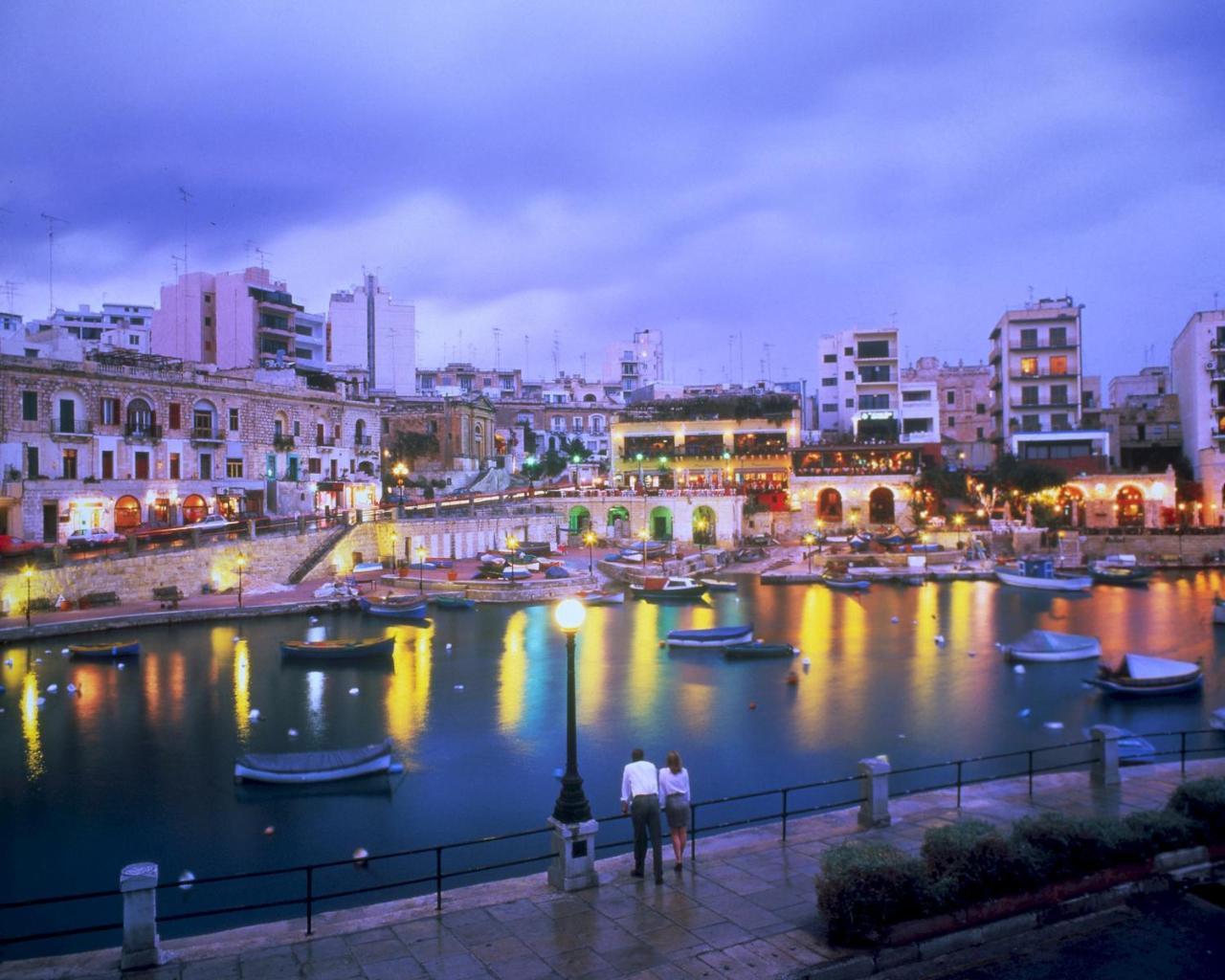 Apartment With Pool Sliema Bagian luar foto