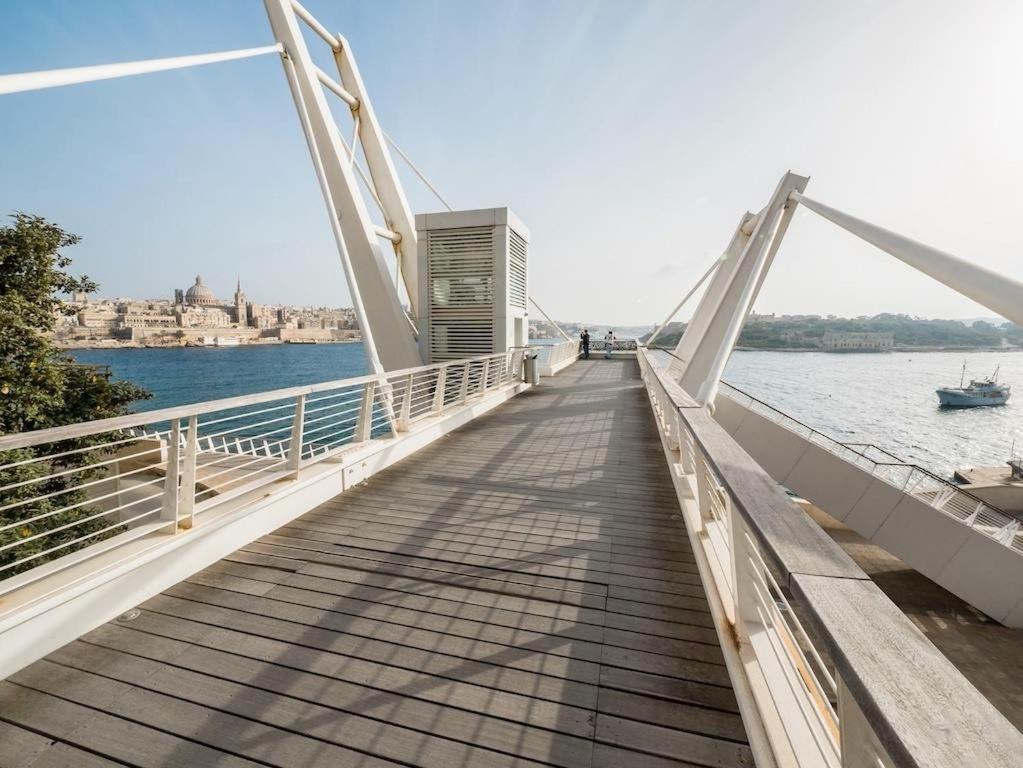 Apartment With Pool Sliema Bagian luar foto