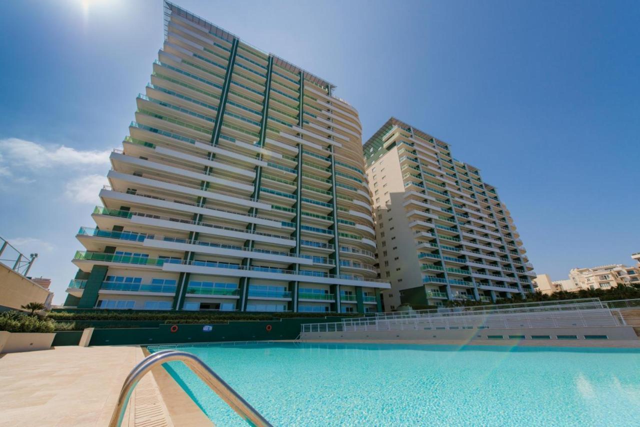 Apartment With Pool Sliema Bagian luar foto