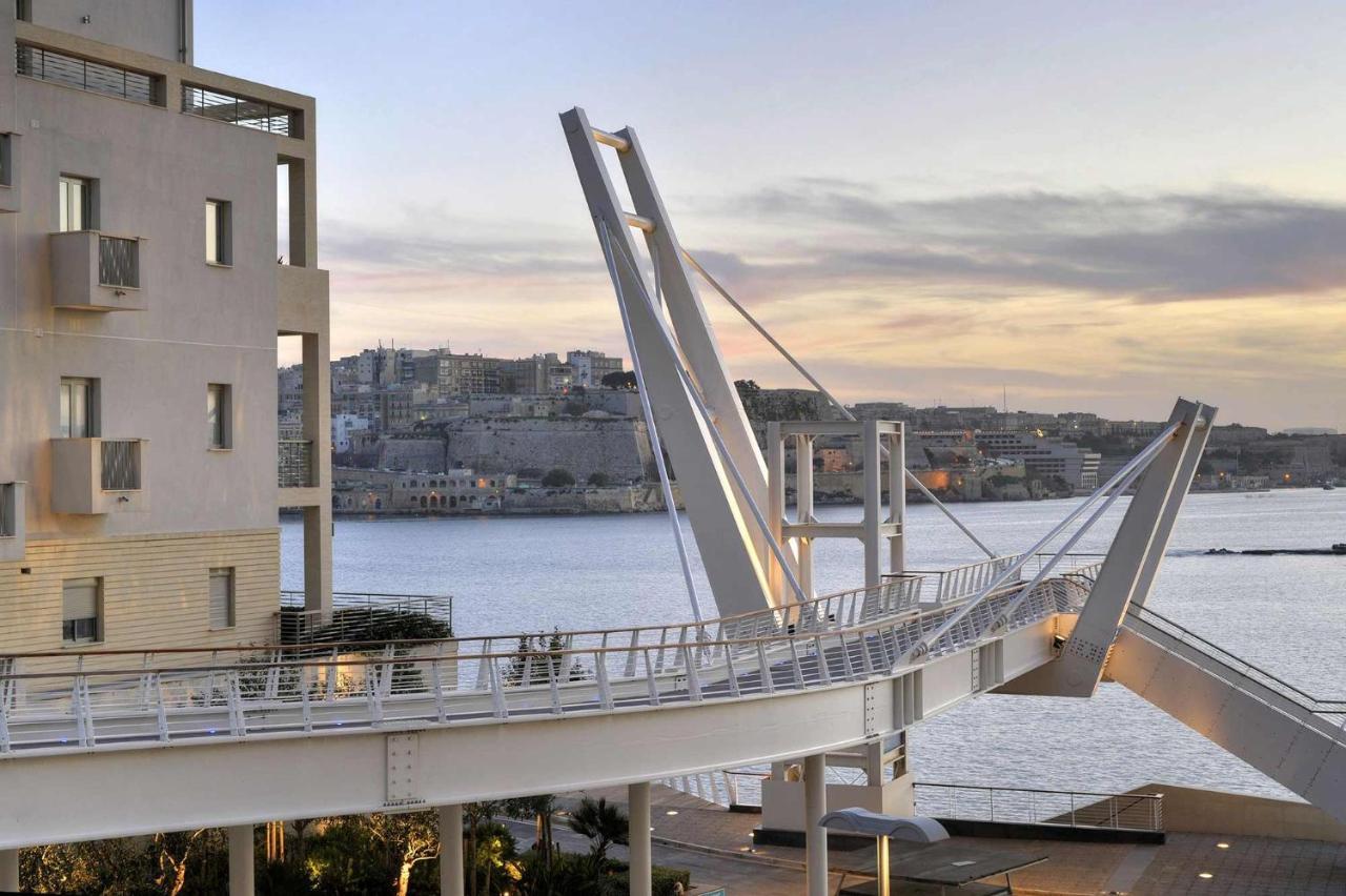 Apartment With Pool Sliema Bagian luar foto