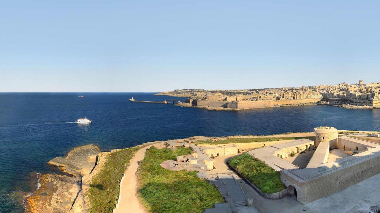 Apartment With Pool Sliema Bagian luar foto