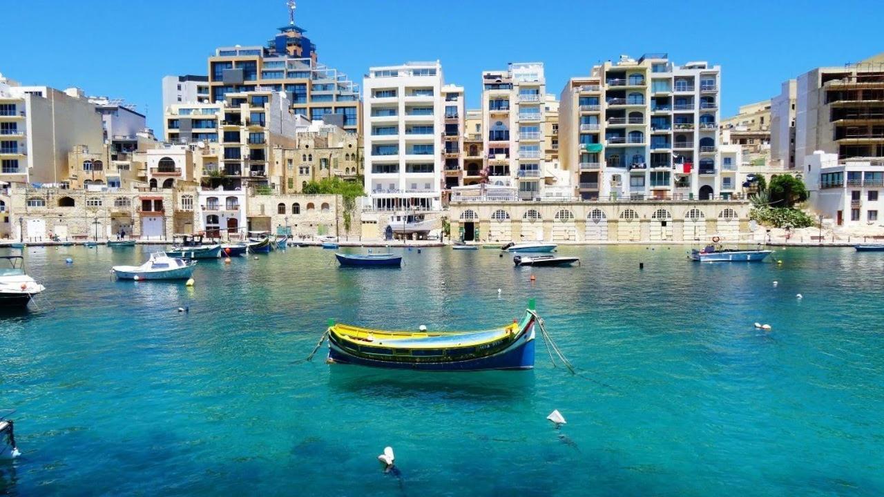 Apartment With Pool Sliema Bagian luar foto
